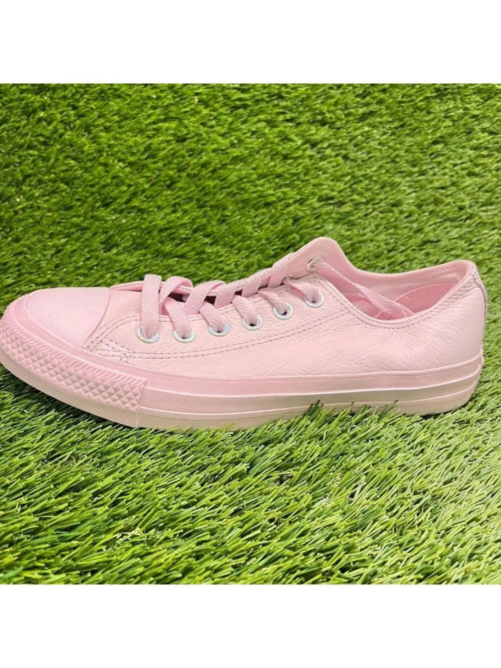 Converse Chuck Taylor All Star Low Womens Size 7 Pink Athletic Shoes Sneakers